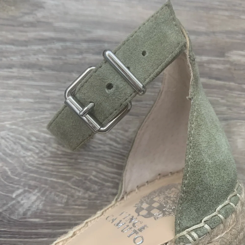 Vince Camuto nwot one